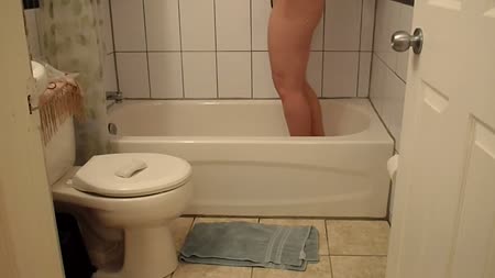 Woe Betide - On My Knees In A Thong Scrubbing My Tub