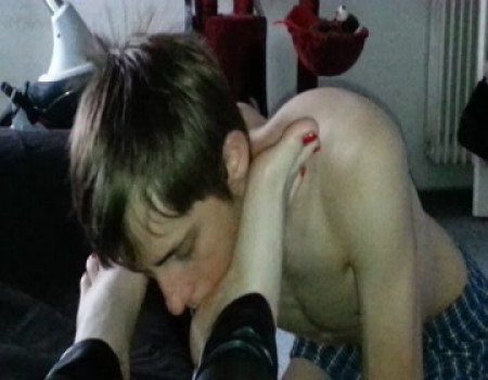 LADY KARAME ROYAL - Feetlicker Cleans My Feet LADY KARAME ROYAL - Feetlicker Cleans My Feet